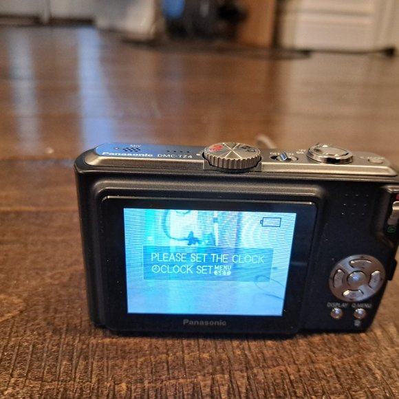 Panasonic DMC-TZ4 Digital Camera - Picture 5 of 5